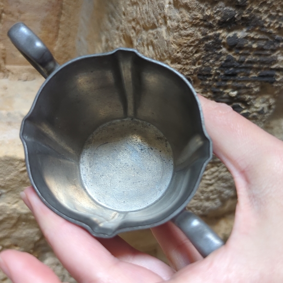 Vintage Trade Mark Pewter by Poole Creamer (CS8 C) and Sugar Dish (CS8 S) Set - Picture 5 of 13